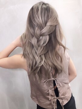 メリー(merry craftsman's factory) 外国人風バレイヤージュ、ハイライトカラー、シャドールーツ