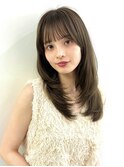 ミディアムウルフレイヤーロングハッシュカットくびれヘア