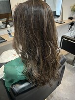 フルール(Fleur)&nbsp;白髪ぼかしハイライト 小顔前髪カット 似合わせカット