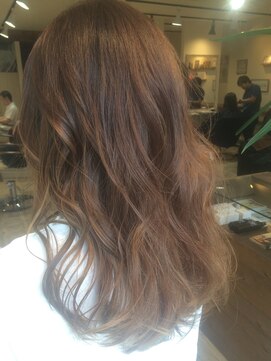 ティアラ 桜木町(TIARA) 【ハイライト×ナチュラルベージュ】サーフ系カラー　ｂｙ西山