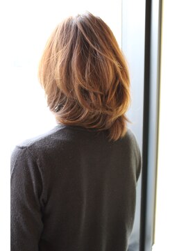レウナ 外苑前(Reuna) 【３０代・４０代・５０代】大人女性に人気のミディアムレイヤー