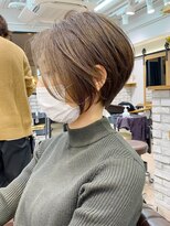 アヴァロン(AVALON) 30代40代50代・大人ショートボブ・白髪ぼかし・小顔カットBISA