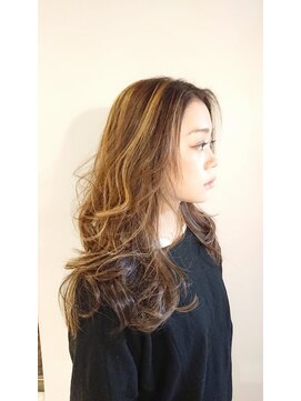 ジェコ(gecko) [gecko. Miwako]外国人風ミルクティーベージュ巻き髪ロング