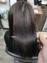 ヘアーサロン ツイン ストレートサラツヤ髪ロングブラウンナチュラルまとまり感