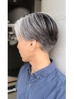サーカス(circus)&nbsp;センターパート/刈り上げ/グレーヘア