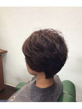 ナンバーエイト(number eight) マロンブラウン×マッシュショート×丸み立体感40代50代