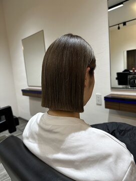 フォセット(Fossette) 切りっぱなしボブ