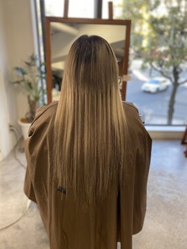 フツーロ 栄(FUTURO) プルエクステ