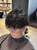 ボンドストーリールミエール(Bond Story lumiere)&nbsp;ツイストスパイラル縦落ちパーマラウンドマッシュ眉毛刈り上げ