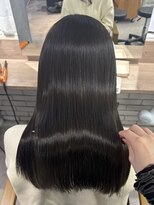 モク(mok)&nbsp;Aujuaインメトリーで触るのが楽しくなる美髪へ★