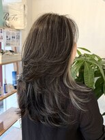 ピークスヘア(peaks hair)&nbsp;ハイライト ミディアムレイヤー 白髪ぼかしカラー 30代40代50代