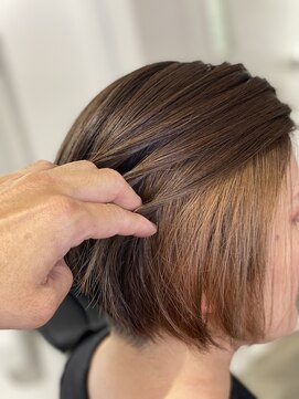 ツムグ 代官山店(TUMUGU) 白髪ぼかし大人可愛いツートンカラーイヤリングカラー