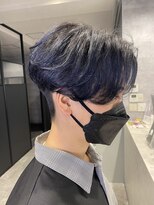 アンダーバーホワイト(_WHITE)&nbsp;前下がりセンターパート