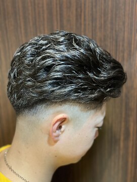 ヘアーモードキクチ 神田日銀通り店 フェードオールバック