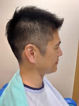 ヘアーカットデザインサロン スマッシュ 田町店(Hair cut design salon Smash) 爽やかソフトモヒカン アップバング フェード  ビジネスショート