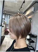 ショートヘア+プラチナベージュ♪朝長