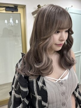 ハチ(HACHI) 透け感ブラウンにエクステでつけるラインピンクで可愛い雰囲気に