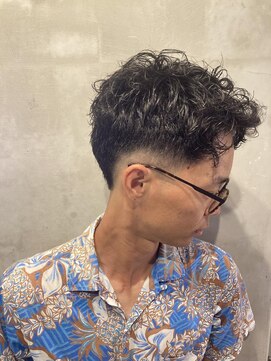 フランクスバーバーリザーブ 人形町店(FRANK’S BARBER RESERVE) フェードカット/パーマ/i