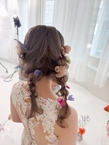 ヘアメイクアンドセットサロン リッコ(Hair make&set salon Ricco)&nbsp;生花ツイン編み下ろし