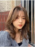 柔らかな曲線が美しいエレガントミディアムスタイル