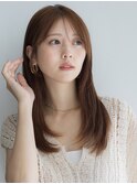セミロング　レイヤーカット　前髪　ベージュカラー