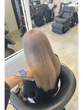 クオン 伊勢崎(QUON.) ホワイトベージュ