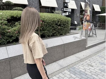 ネス(ness)の写真/ツヤと透明感のある褒められヘアに◎ブリーチが得意なスタイリストがあなただけの似合わせカラーをご提案◇