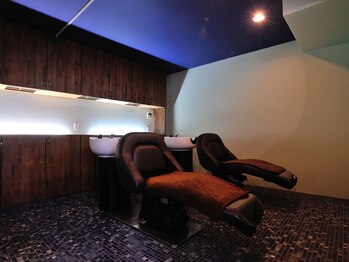 マッスカラーバイ美色館 大阪(MASS COLOR by 美色館)の写真/【南森町徒歩1分】大人女性の“なりたい”を叶えるサロン。頭皮や髪、気分まで癒されるサロンタイムを…♪