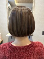 レン(Ren)&nbsp;☆大人女性のワンレン白髪ぼかしボブスタイル☆