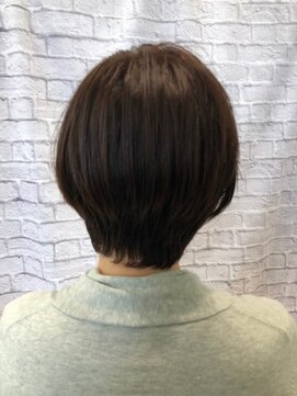 ミーティア バイ クアトロ(Meteor By QUATRO) ふんわり丸いひし形シルエット美人ショートで差のつく大人に