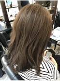 ベージュカラー