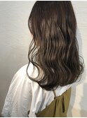 オリーブベージュ