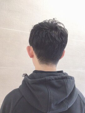 ボネッカ 鶴見(BONECCA) 自然なツーブロックメンズショートスタイル 石黒聡子