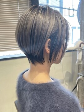 トルネード(TORNADO) 外国人風ショート エアタッチハイライト グレージュt1218