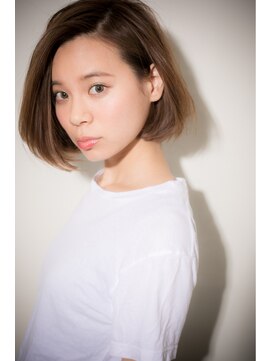 イル(ile) 切りっぱなしボブ/白髪活かし/ベージュカラー/30～60代にお勧め