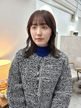 シー(thee) 柔らかオリーブグレー