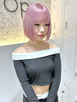 オプス 大名店(Ops) ホワイトピンク×切りっぱなしボブ