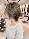 大人かわいいハイライトベージュグレージュショートウルフ