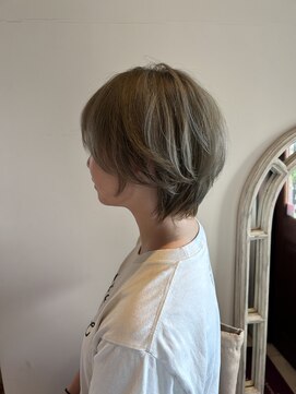 ヴィアンカ(Vianca) ホワイトベージュ×ショートボブ