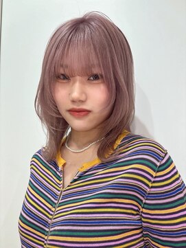 ダブルカラー透明感くすみピンク艶髪くびれ小顔レイヤーカット