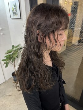 フレンチウェーブ　パーマ　カーキグレージュ　レイヤー