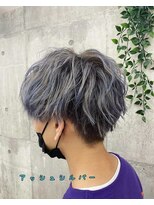 ヘアーメイク フィール ルア(FEEL Lua)&nbsp;波巻きマッシュ×アッシュシルバー