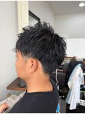 ツーブロックマッシュ刈り上げ黒髪韓国系束感ショートメンズヘア