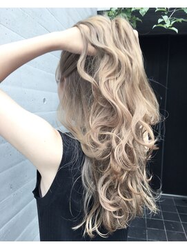 アライブ キチジョウジ(ALIVE Kichijoji) 【ALIVE吉祥寺】パールホワイトミルクティーベージュ