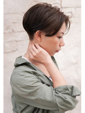 カライング(ing) 大人可愛い20代30代40代黒髪前下がりひし形小顔ボブ丸みショート