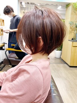 アヴァロン(AVALON) 愛され大人ショートボブ・前髪なし・ピンクベージュ【BISA】