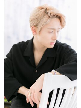 ヘアアンドビューティー ミック(Hair & Beauty miq) 七三分けアシンメトリー＆ハイトーンカラーで圧倒的存在感！a1