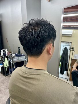 バロ(VALO) ツーブロックパーマ