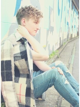 ジジバイワースホワイル(jiji by WORTH WHILE) 刈り上げセンターパートサーフカールフェザーパーママレットヘア