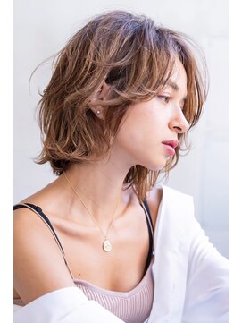 テイラー(Taylor) ［Taylor］☆大宮　大人気カラーベージュ